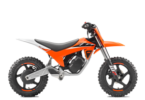 2025 KTMMS SX E 2 Edición Global Market - Product Image 3