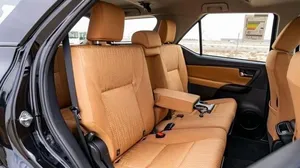 โตโยต้า ฟอร์จูนเนอร์ ปี 2025 ใหม่เอี่ยม เครื่องยนต์เบนซิน 2.7 ลิตร ขับเคลื่อน 4 ล้อ 199 แรงม้า 7 ที่นั่ง SUV 4 สูบ เกียร์อัตโนมัติ พวงมาลัยซ้าย - Product Image 4