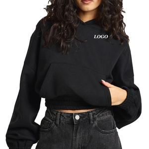 Sweat-shirt pour femme en gros avec poches kangourou et logo personnalisable, manches longues et capuche réglable, design à prix avantageux - Product Image 1