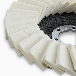 Tampons de polissage en laine blanche Meuleuse d'angle Disque de <span class=keywords><strong>ponçage</strong></span> Feutre abrasif Disque de ventilateur de polissage Disque à lamelles en laine <span class=keywords><strong>naturelle</strong></span> pour le polissage - Product Image 4