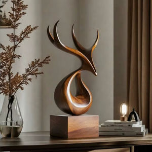 Grande sculpture décorative en bois pour espaces de jardin enduits pour l'extérieur et l'aménagement paysager à thème naturel - Product Image 1