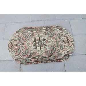 Alfombra Redonda Vintage de 1.9x3 pies, Alfombra Turca de Lana con Estampado Animal Marrón - Product Image 4