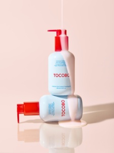 โทโคโบ คาลาไมน์ พอร์ คอนโทรล คลีนซิ่ง ออยล์ วีแกน มิลค์ ออยล์ คลีนเซอร์ สำหรับดูดซับสิวเสี้ยนและผิวเรียบเนียน - Product Image 3