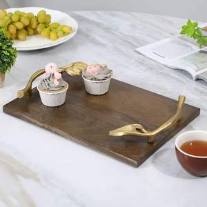 Bandeja de Servir de Madera de Mango de Lujo con Asas de Hoja de Aluminio Chapadas en Oro |   Bandeja Decorativa Rectangular de 14x10 Pulgadas - Product Image 2