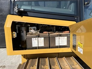 Original Brand New 2023 CATERPILLAR D1 LGP Caterpillar Excellent Condition D Series Bulldozer Different Models Dozers for Sale - Product Image 3