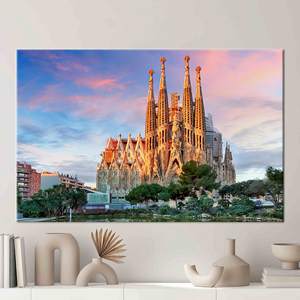 Obra de arte impresa en lienzo: Paisaje de Barcelona de Antoni Gaudí - Plano, sin textura, 1P: Enrollado en lienzo tipo galería - Product Image 1