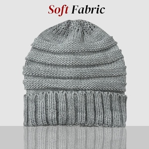 Gorros de lana unisex acrílicos con logotipo de letras Jacquard personalizados, gorro de punto negro de Color sólido al por mayor - Product Image 4