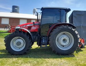 Tractor Massey Ferguson MF 390 4WD Diésel para Granja - Product Image 1