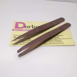 แหนบคิ้วสีโรสโกลด์คุณภาพสูงแบบยั่งยืนแหนบคิ้วแบบปลายแหลมออกแบบโลโก้ได้ตามต้องการ - Product Image 1