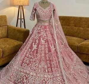 2023 hermoso Color de marca seda Lehenga vestido bordado pesado cristal Beadssstone Dabka trabajo adornado blusa nupcial - Product Image 1