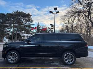 SUV Blindado Navigator L Reserve 2025, 85 Millas, Motor V6 Turboalimentado, 4x4 - Product Image 3