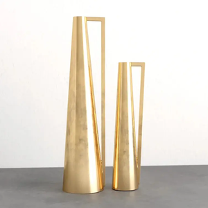 Vase à fleurs en aluminium fait main au design moderne pour les mariages et les fêtes - Décoration d'intérieur de haute qualité personnalisable - Product Image 4