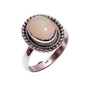 椭圆形埃塞俄比亚蛋白石戒指925纯银手工珠宝印度银珠宝戒指制造商和出口商
