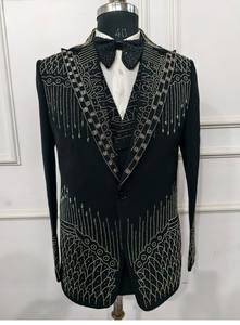 Costume trois pièces noir élégant pour homme, conçu pour les mariages et les événements formels, design classique, élégant et intemporel, grande taille - Product Image 4