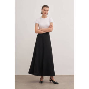 Jupe crayon évasée en cuir véritable avec ceinture, volants et broderies - Product Image 2