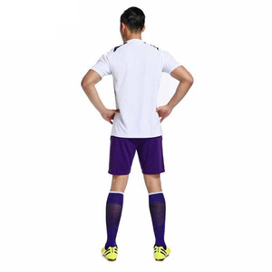Ensemble de vêtements de football personnalisables de haute qualité pour adultes, comprenant un haut avec logo imprimé numériquement, service OEM disponible, kits unisexes - Product Image 6