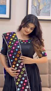 Diseñador exclusivo estilo Bollywood Lehenga Choli para adultos colección de fiesta de boda india paquistaní fabricado en exclusiva - Product Image 4