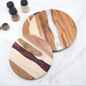Planche à découper de cuisine en bois d'acacia personnalisable avec finition en résine époxy, style rivière, planche culinaire et de service - Product Image 2