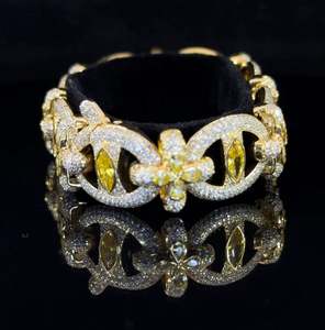Diseñador 14K oro amarillo y pulsera de diamantes colgantes finos y dijes - Product Image 3