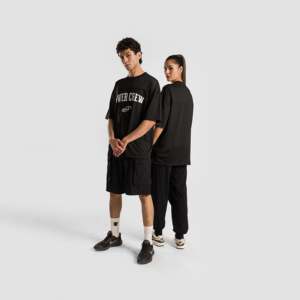 เสื้อยืดคอกลมทรงสลิมฟิตผ้าฝ้าย 100% ดีไซน์ทันสมัยพร้อมป้ายยี่ห้อแบบกำหนดเอง ลายพิมพ์เรียบหรูและโลโก้ ความยาวสั้นเหมาะสำหรับฤดูร้อน - Product Image 1