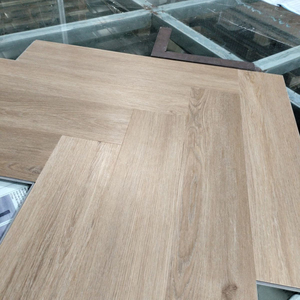 Fabricante Vietnamita de Pisos de Vinilo de Núcleo Rígido de Lujo, Piso SPC 100% Impermeable, Precio de Fábrica ANZ - Product Image 1