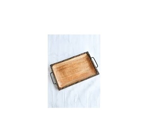 Bandeja de Servicio de Madera de Acacia de Calidad Estándar con Diseño Único para Servir Alimentos, Frutas en el Hogar o en Restaurantes, Bandeja Rectangular con Asa - Product Image 5