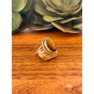 Anillo Navajo Hecho a Mano de Plata de Ley y Ojo de Tigre, Talla 7.5, Engaste de Bisel con Incrustaciones de Cobre, Certificado IGI, Regalo - Product Image 3