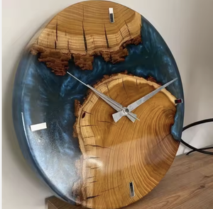 Regalo de Navidad Colgante de pared de madera Acacia Madera y resina epoxi Reloj de pared Reloj elegante y personalizado - Product Image 4