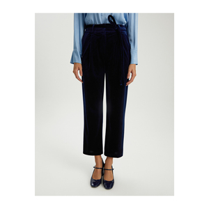 Pantalones de Terciopelo para Mujer con Detalle de Encaje, Modelo Elegante - Product Image 4