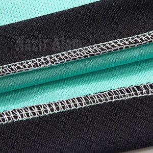 Tenue de football prête pour le match, matière respirante conçue pour l'entraînement intensif et le confort le jour du match - Product Image 5