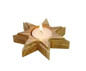 Portavelas de madera hecho a mano de tamaño pequeño Diseño en forma de estrella Portavelas Mantel Display Candle Stand - Product Image 1
