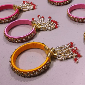 Bracelets en fil de soie traditionnels Rakhi Kundan Bracelets réglables pour femmes mariage Mehndi Sangeet cadeaux de retour de demoiselle d'honneur - Product Image 6