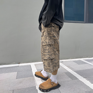 Pantalones cortos cargo informales de algodón 100% para hombre con logotipo personalizado y patrón de camuflaje, pantalones cortos personalizables con bolsillos ligeros sólidos - Product Image 4