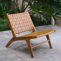 Chaise Crakaw en teck massif avec sangle en cuir, style minimaliste, pour salon extérieur, villa, jardin, patio, faite à la main, durable, en vente