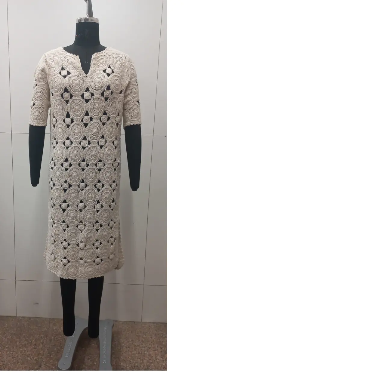 Hand gefertigtes hand gefertigtes Kleid aus 100% Baumwolle aus Makramee-Baumwolle, ideal für Kleider designer und Bekleidungs geschäfte zum Wiederverkauf