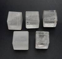 Vente en gros cristal de quartz clair 100% naturel de haute qualité artisanat cube de cristal de sculpture en cristal transparent pour la décoration de la maison