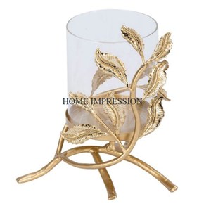 Bougeoir de table décoratif à 4 bras avec bougeoirs en métal poli doré de qualité supérieure pour la décoration de la vaisselle - Product Image 5