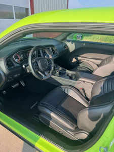 Challenger SRT Hellcat Jailbreak Coupé 2D 2023, listo para exportación, motor V8 de 6.2L supercargado de alto rendimiento, auto Challenger SRT usado - Product Image 3