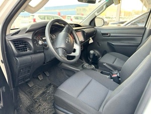 Toyota Hilux 2.8T Automática 2022 Usada, Vehículo Pick-up con Pintura Original en Perfecto Estado - Product Image 2