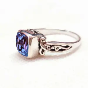 Best Selling Multicolor Gemstone Alexandrite Vintage Solid 925 Sterling Latest Design Jewelry Handmade Solitaire Rings For Women