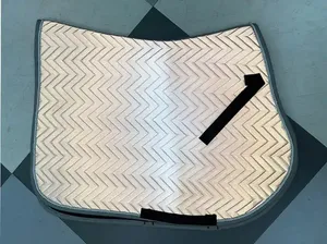 Almohadillas para SILLÍN de caballo de espuma satinada con diseño ligero de costura Premium para uso estable y ecuestre - Product Image 3