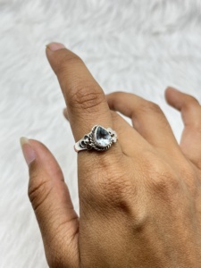 Anillo Bohemio de Plata de Ley con Gema de Aguamarina en Corte Pera y Engaste de Bisel para Ella - Product Image 2