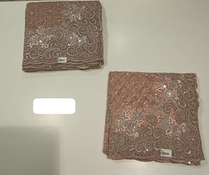 Elegante Sari Georgette con bordado intrincado y tela ligera que fluye Ideal para bodas y eventos festivos - Product Image 3