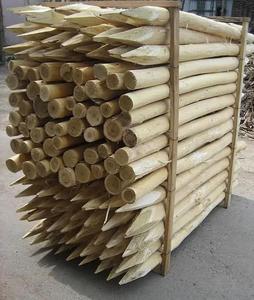 Poteaux d'acacia naturel pas cher prix poteau de clôture rond conception palissade bois de Pologne - Product Image 6