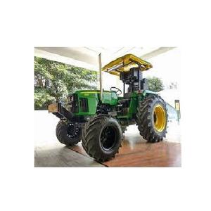 Tracteur agricole d'occasion à faible kilométrage, prêt pour le travail sur le terrain - Product Image 6