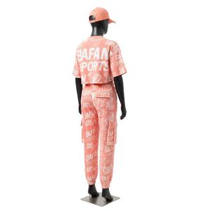 ชุดเสื้อครอปท็อปและกางเกงขายาวสำหรับผู้หญิง ผ้าคอตตอนเจอร์ซีย์พรีเมียม 180 กรัม สีพีชนุ่ม พิมพ์ลายสกรีนทั้งตัว พร้อมโลโก้สั่งทำ ชุดเซ็ตสำหรับผู้หญิง - Product Image 5