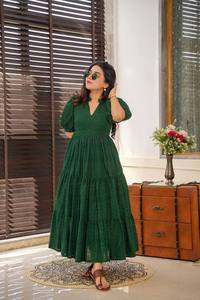 Robe pour femme de couleur verte, robe en georgette à imprimé floral, robe de mariée de créateur. Robe de soirée. - Product Image 4