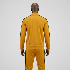 Ensemble de survêtement décontracté jaune moutarde pour homme, veste athlétique à fermeture éclair intégrale, pantalon de jogging avec bandes latérales noires, vêtements de sport pour l'entraînement et la gym - Product Image 3