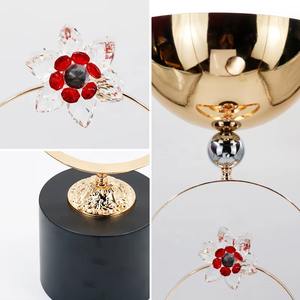 Venta caliente Mesa moderna Florero decorativo Patrón redondo Material de metal Diseño exclusivo - Product Image 2