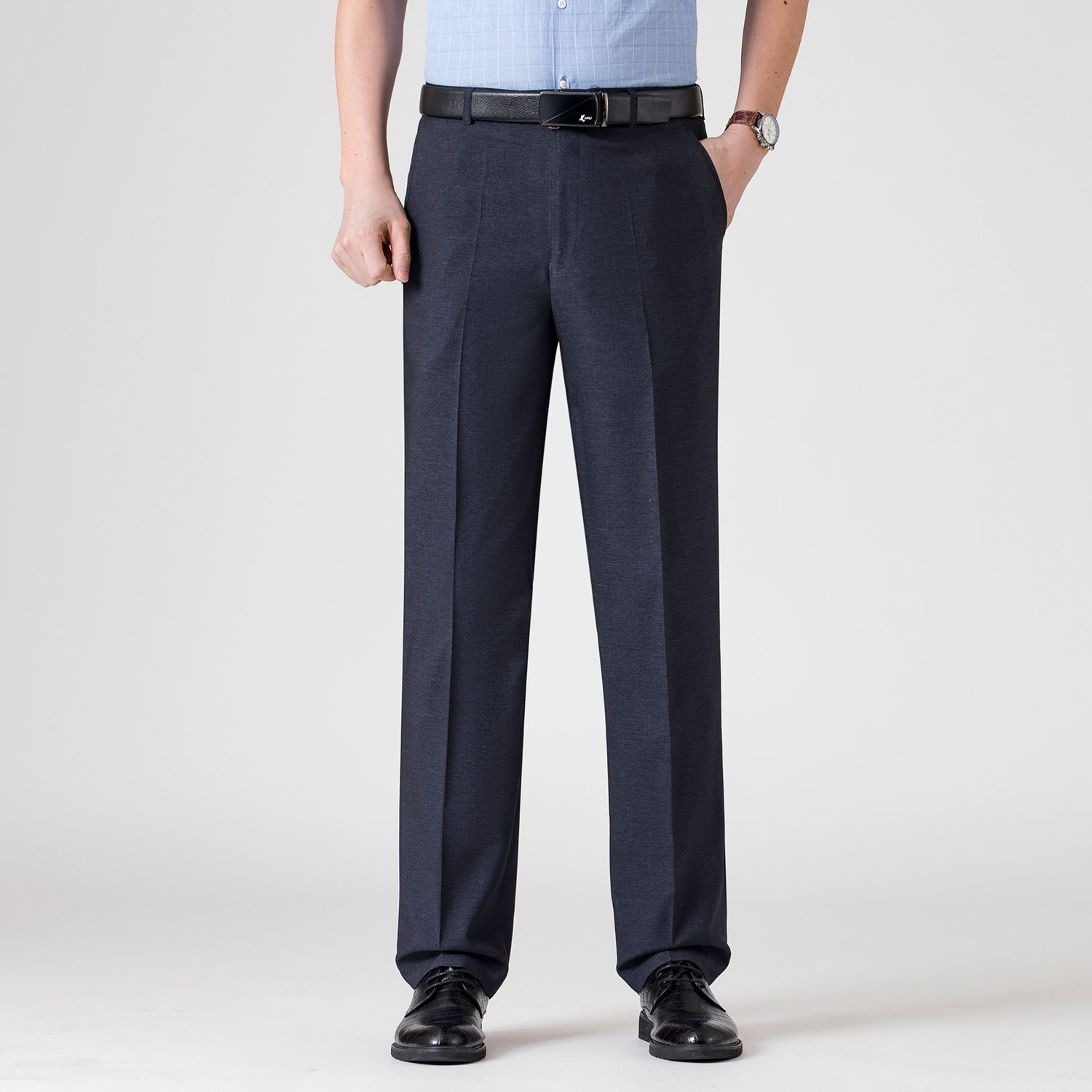 สีเทาเข้ม